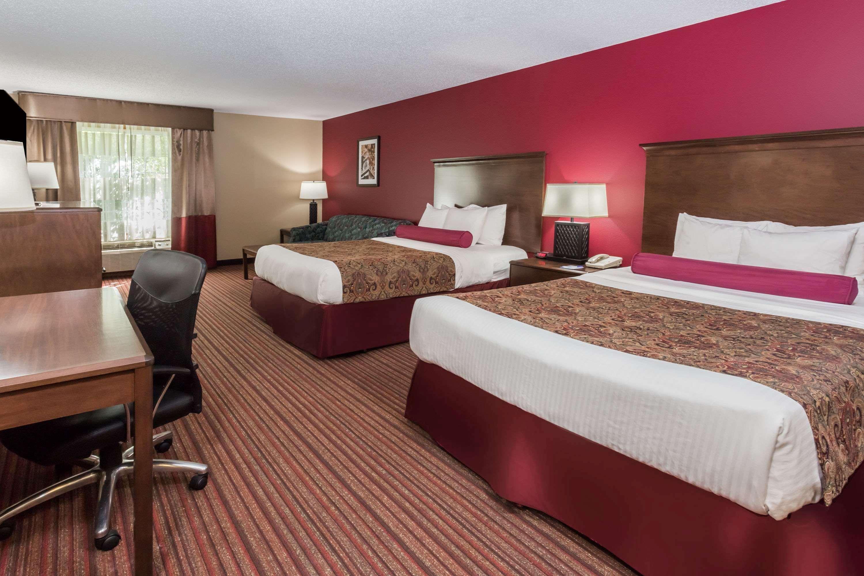 Отель Baymont By Wyndham Mequon Milwaukee Area Экстерьер фото