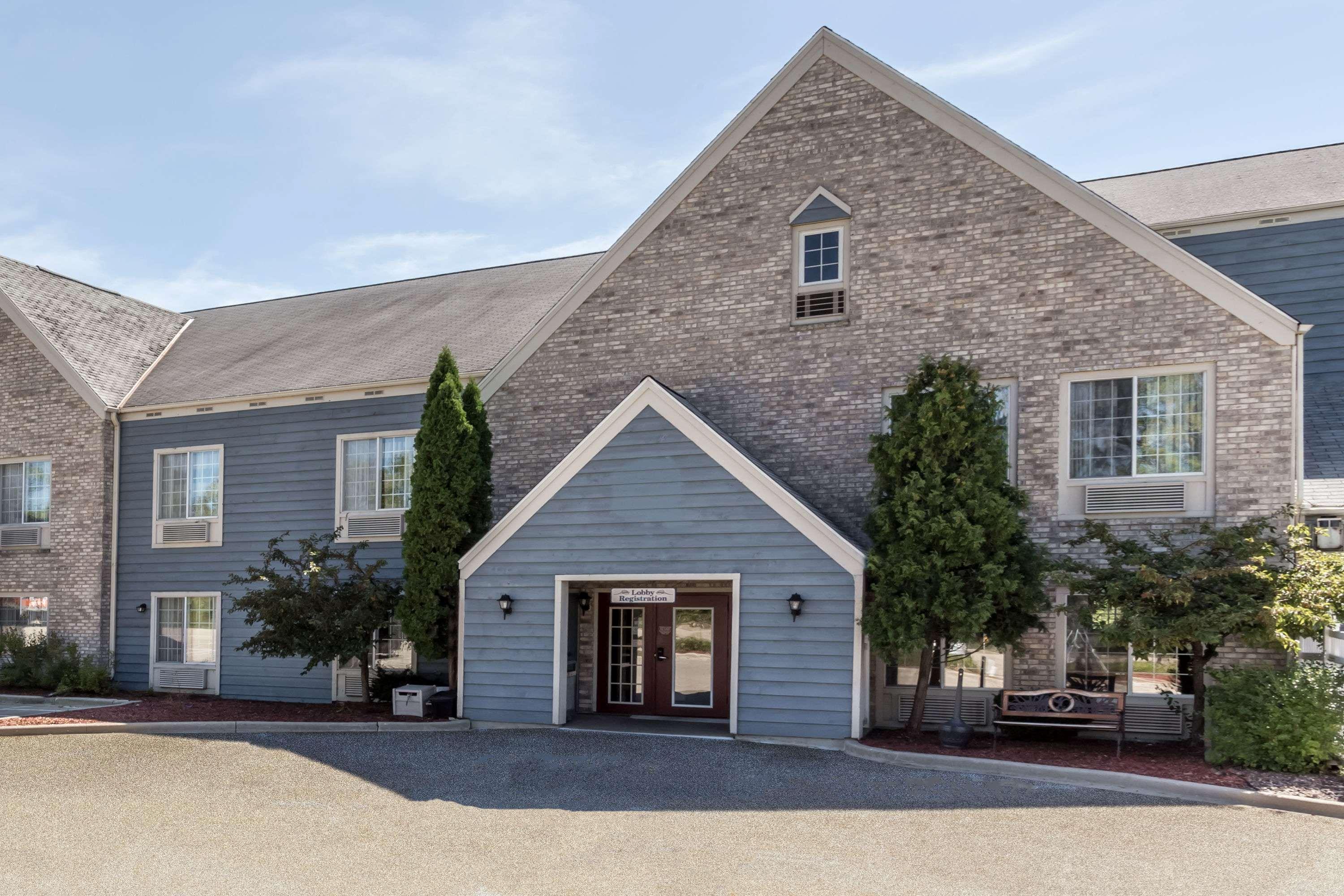 Отель Baymont By Wyndham Mequon Milwaukee Area Экстерьер фото