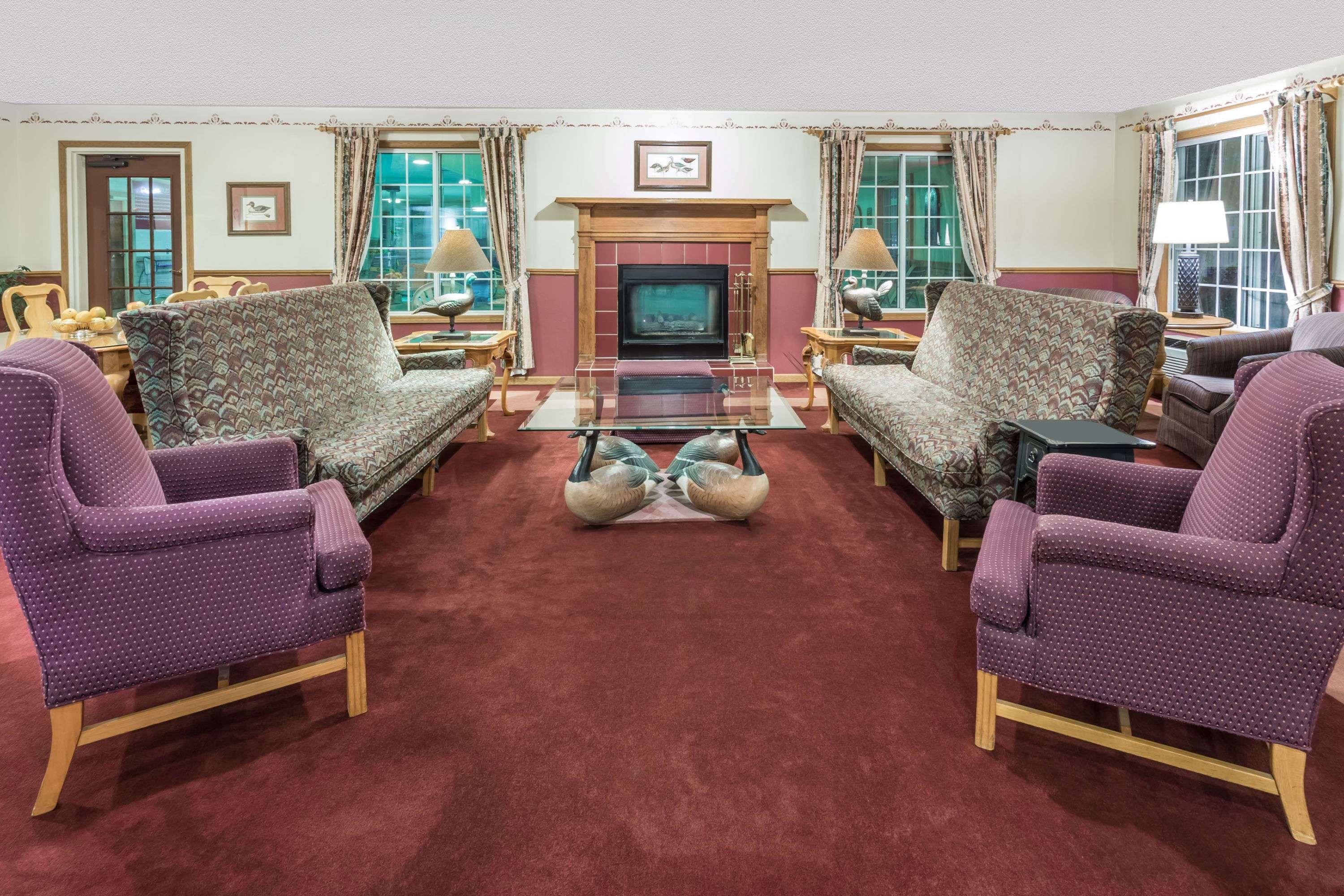 Отель Baymont By Wyndham Mequon Milwaukee Area Экстерьер фото